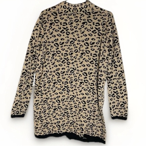 Lily Morgan Women’s Size L Leopard Animal Print Sweater Flowy Relaxed Light - Picture 2 of 7